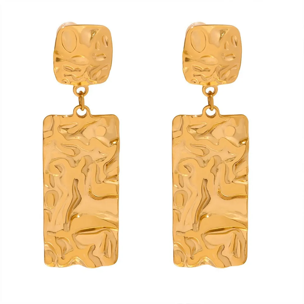 18K gold fashionable simple pleated texture design earrings