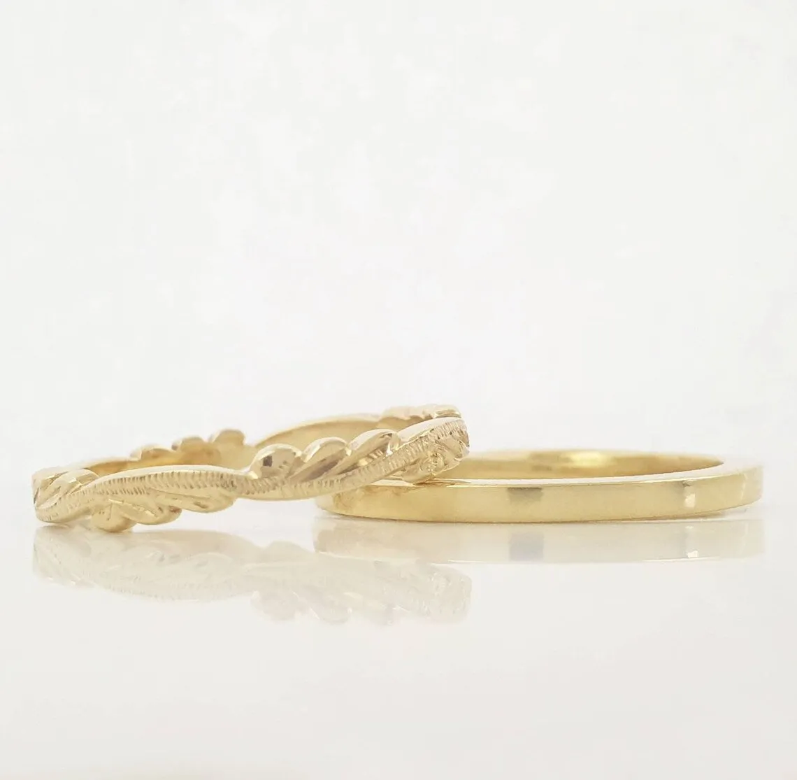 Boho handgrave ring in solid gold