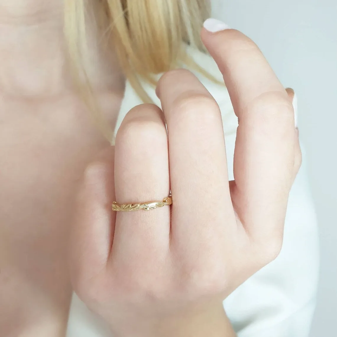 Boho handgrave ring in solid gold