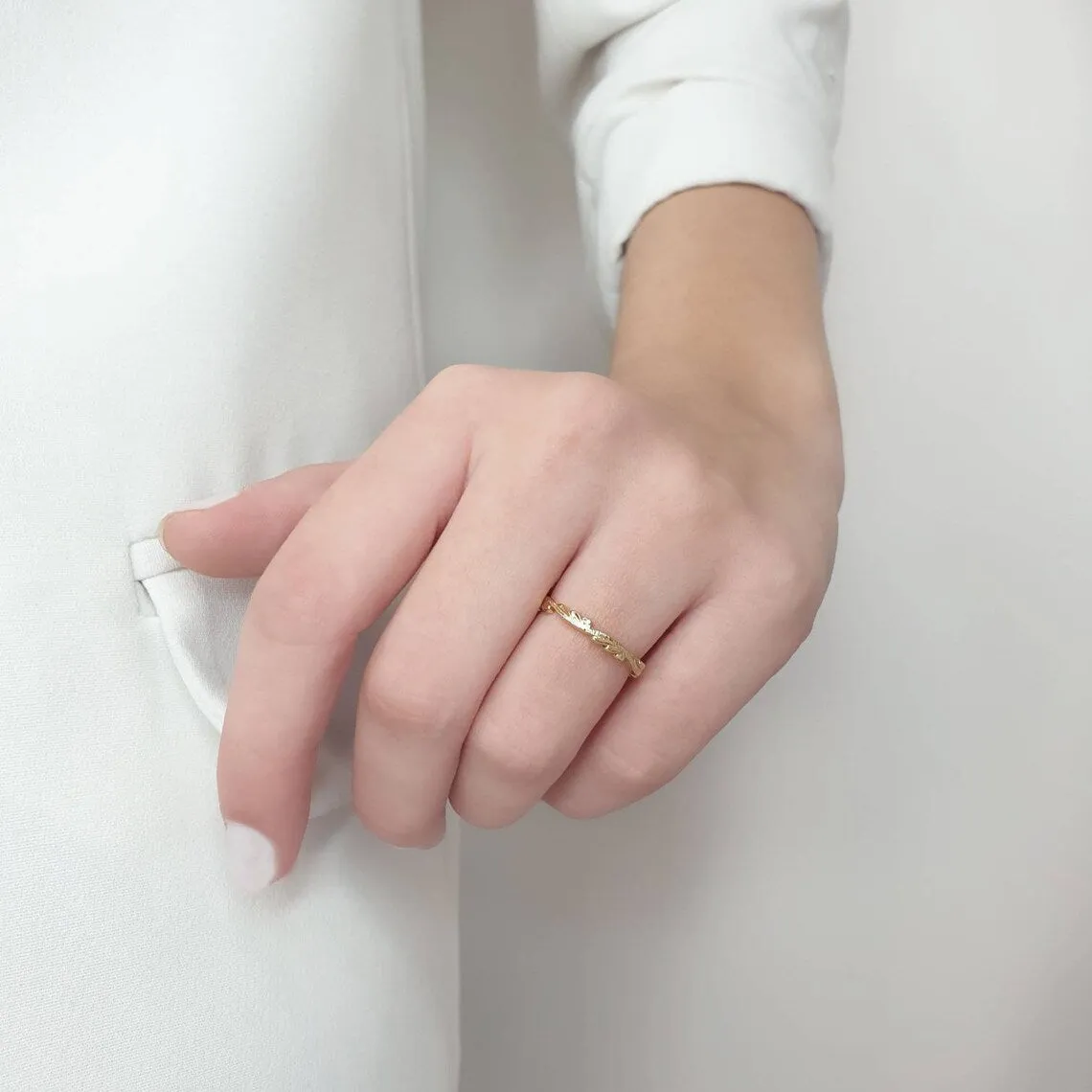 Boho handgrave ring in solid gold