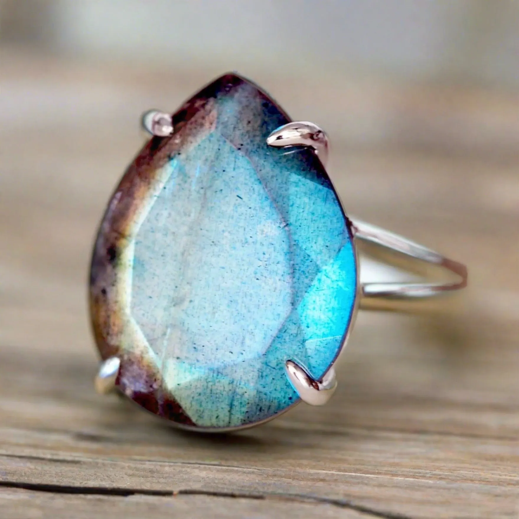 Classic Rain Drop Labradorite Ring