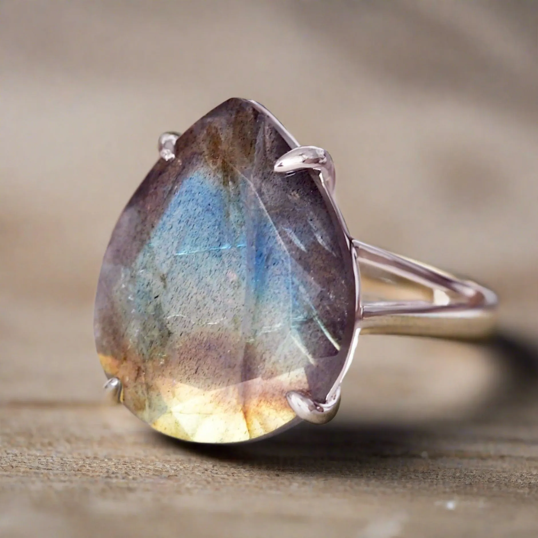 Classic Rain Drop Labradorite Ring