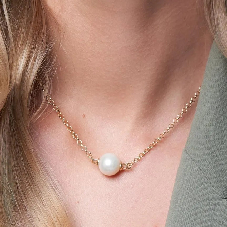 Credo large cultured freshwater pearl pendant on gold cable chain