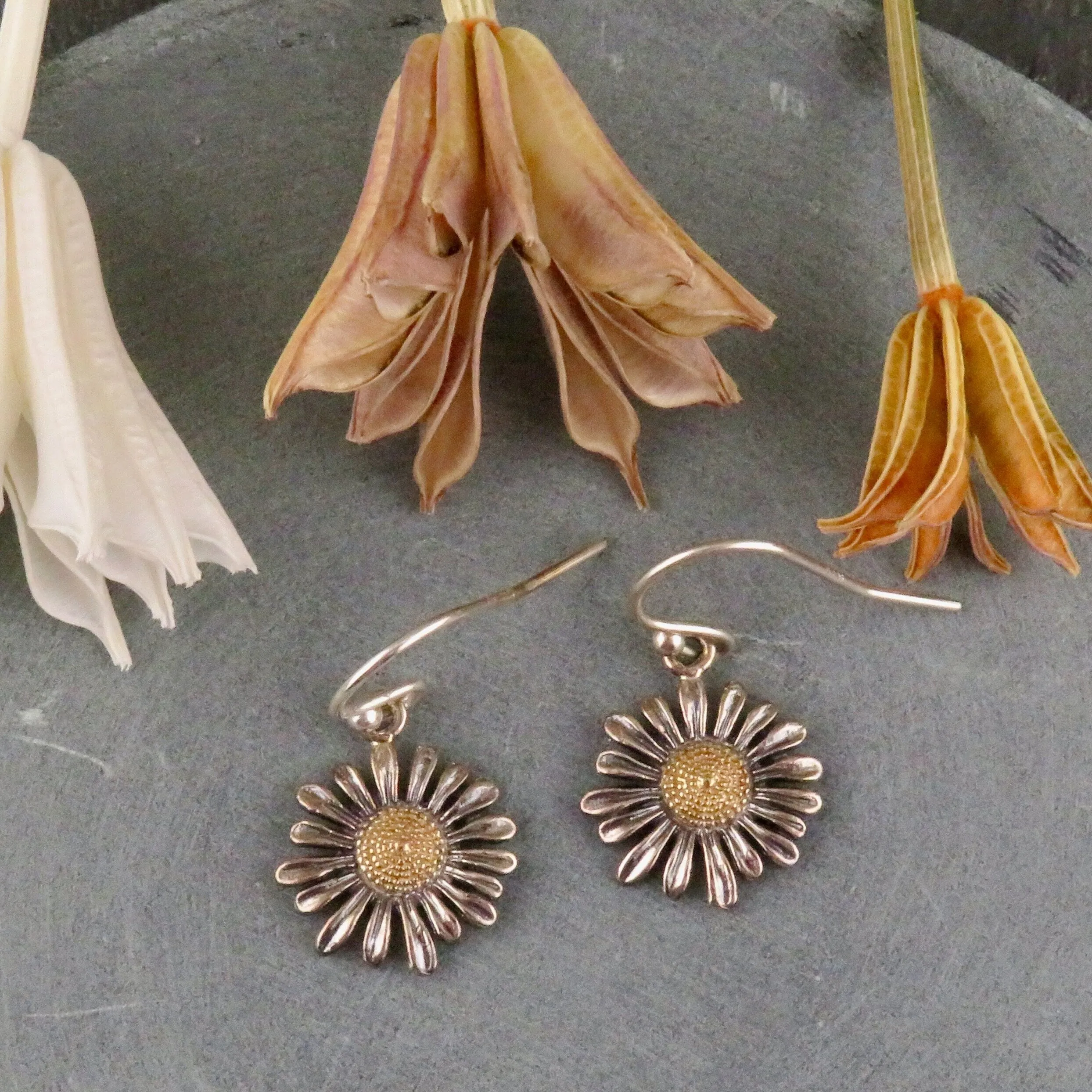 Daisy Earrings - Medium