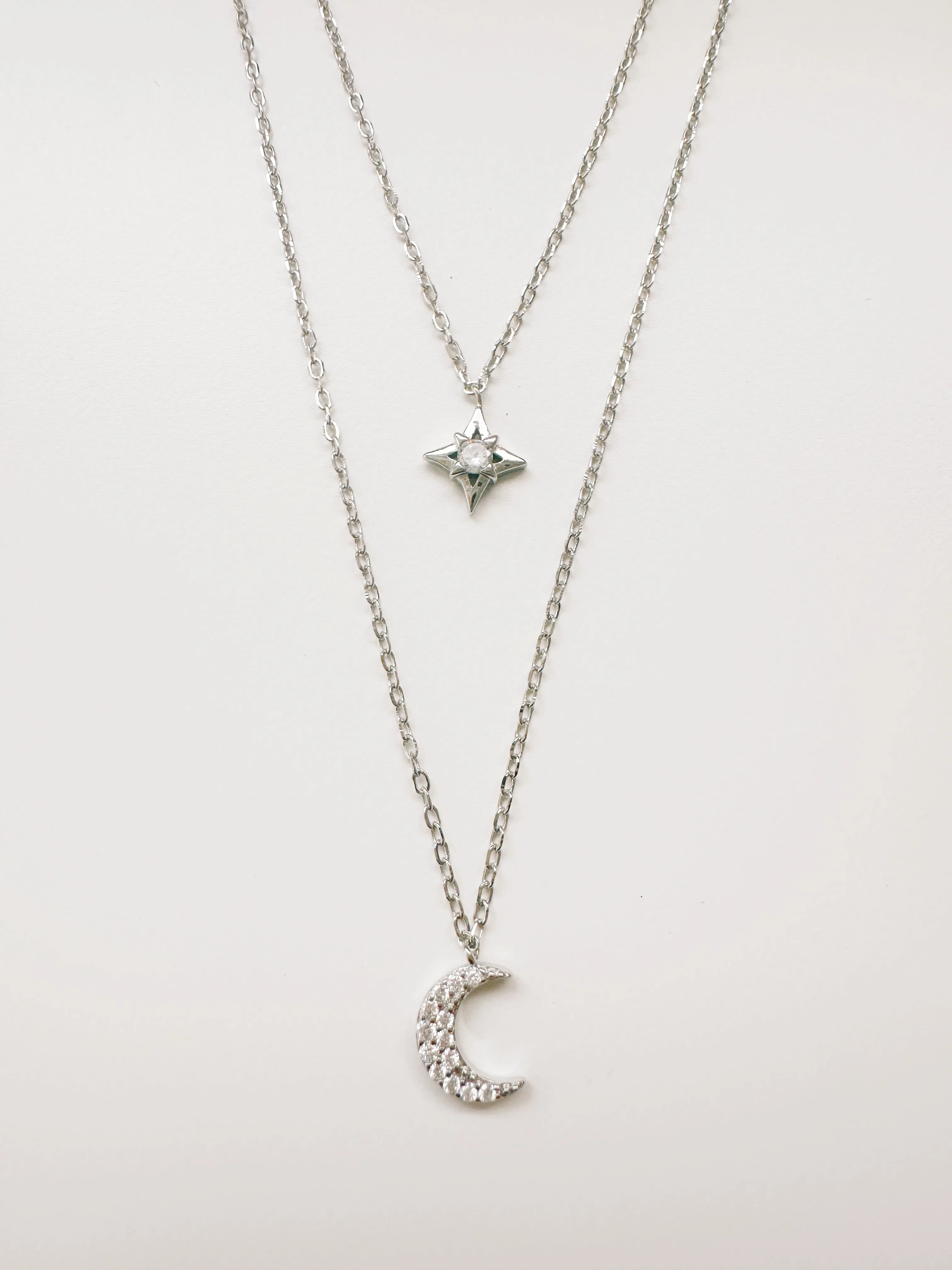 Luna y Estrella Necklace