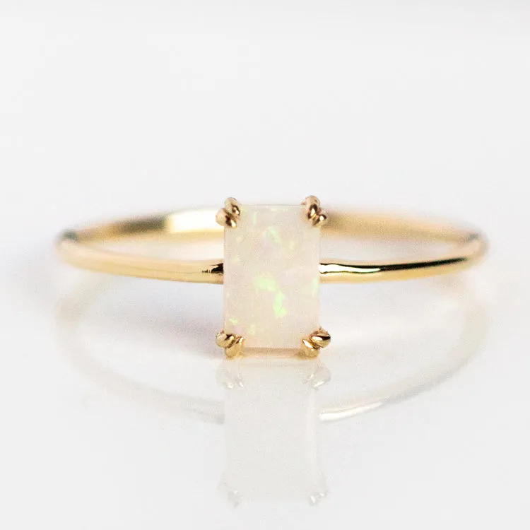 Solid Gold Essential Baguette Birthstone Ring